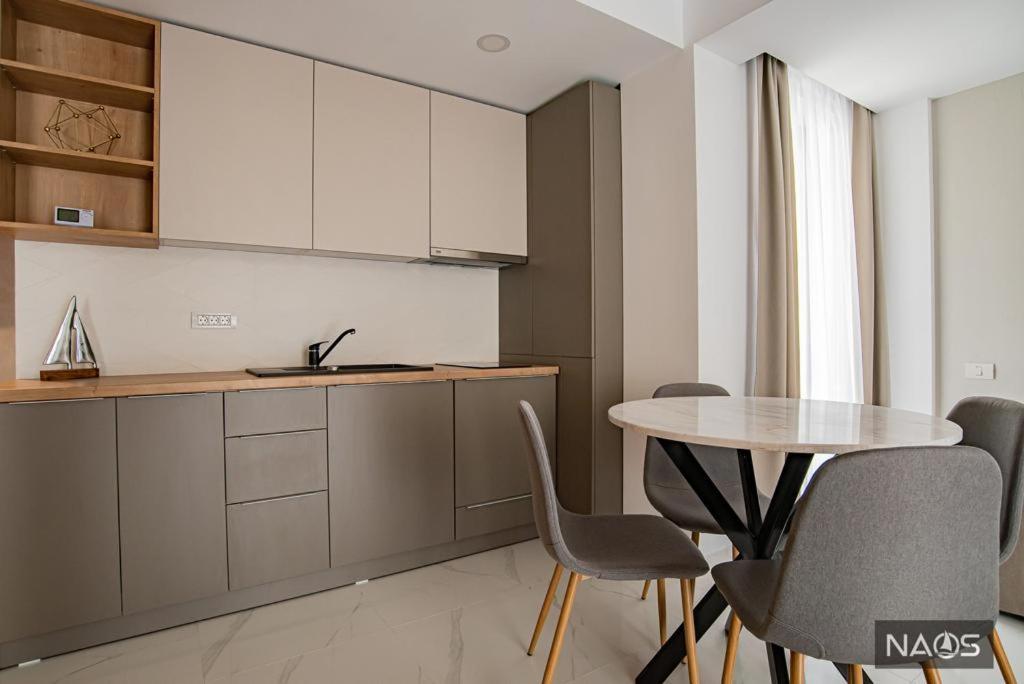 Naos Residence Navodari Luaran gambar