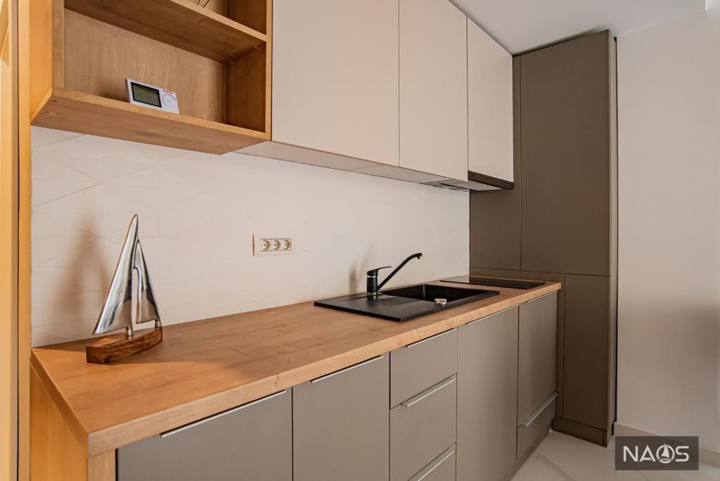 Naos Residence Navodari Luaran gambar
